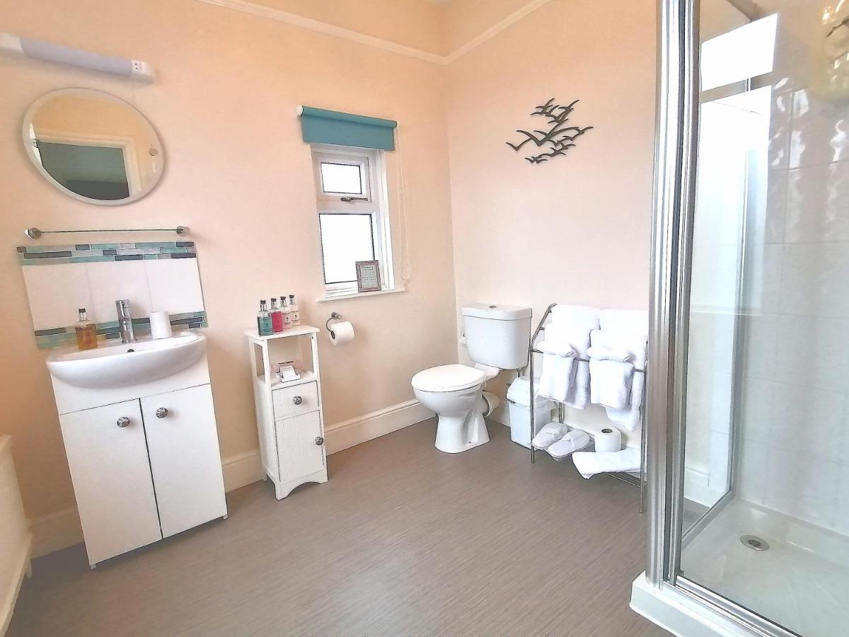 Schooner Point Guest House Looe Ngoại thất bức ảnh